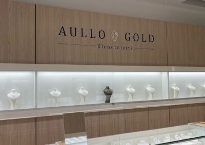 Nábytek do zlatnictví AULLO GOLD v OC